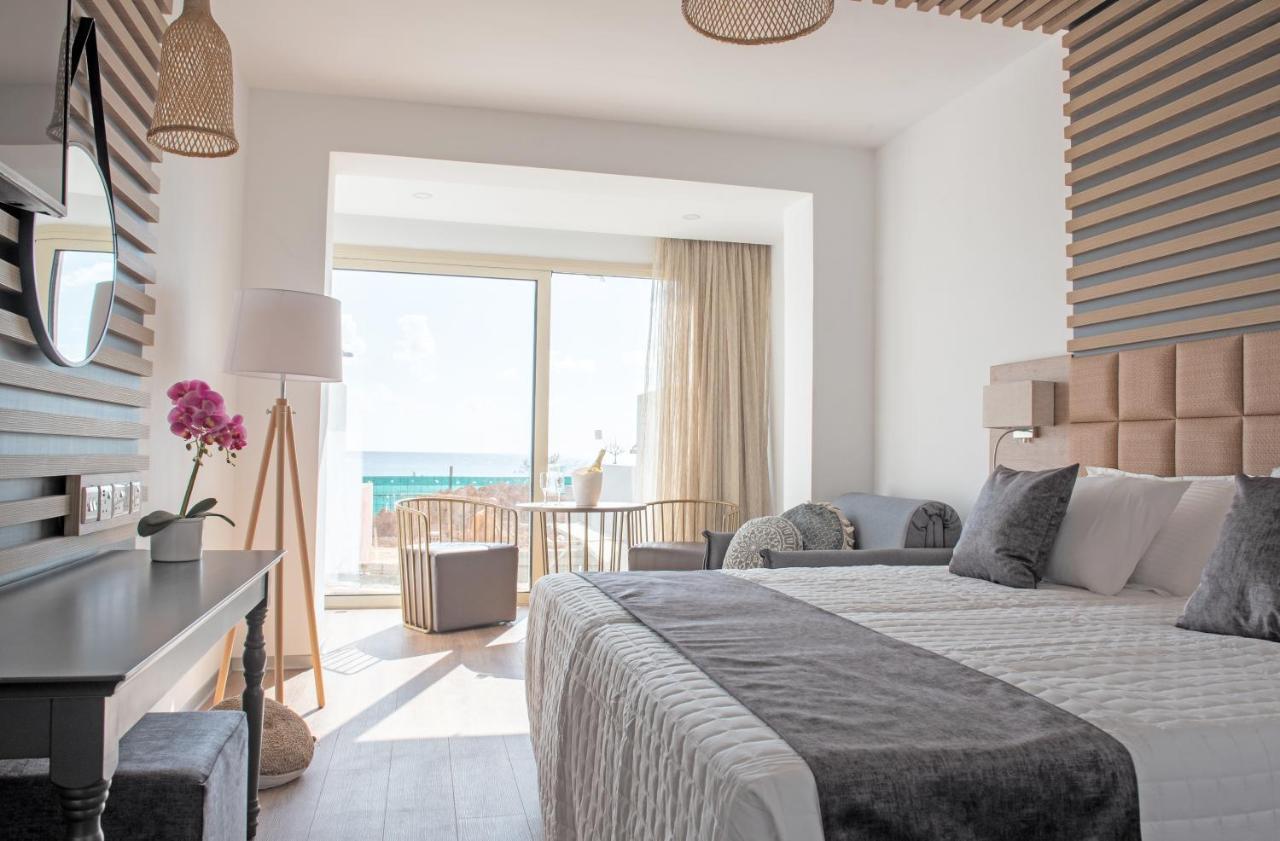 Piere - Anne Beach Hotel アヤナパ エクステリア 写真