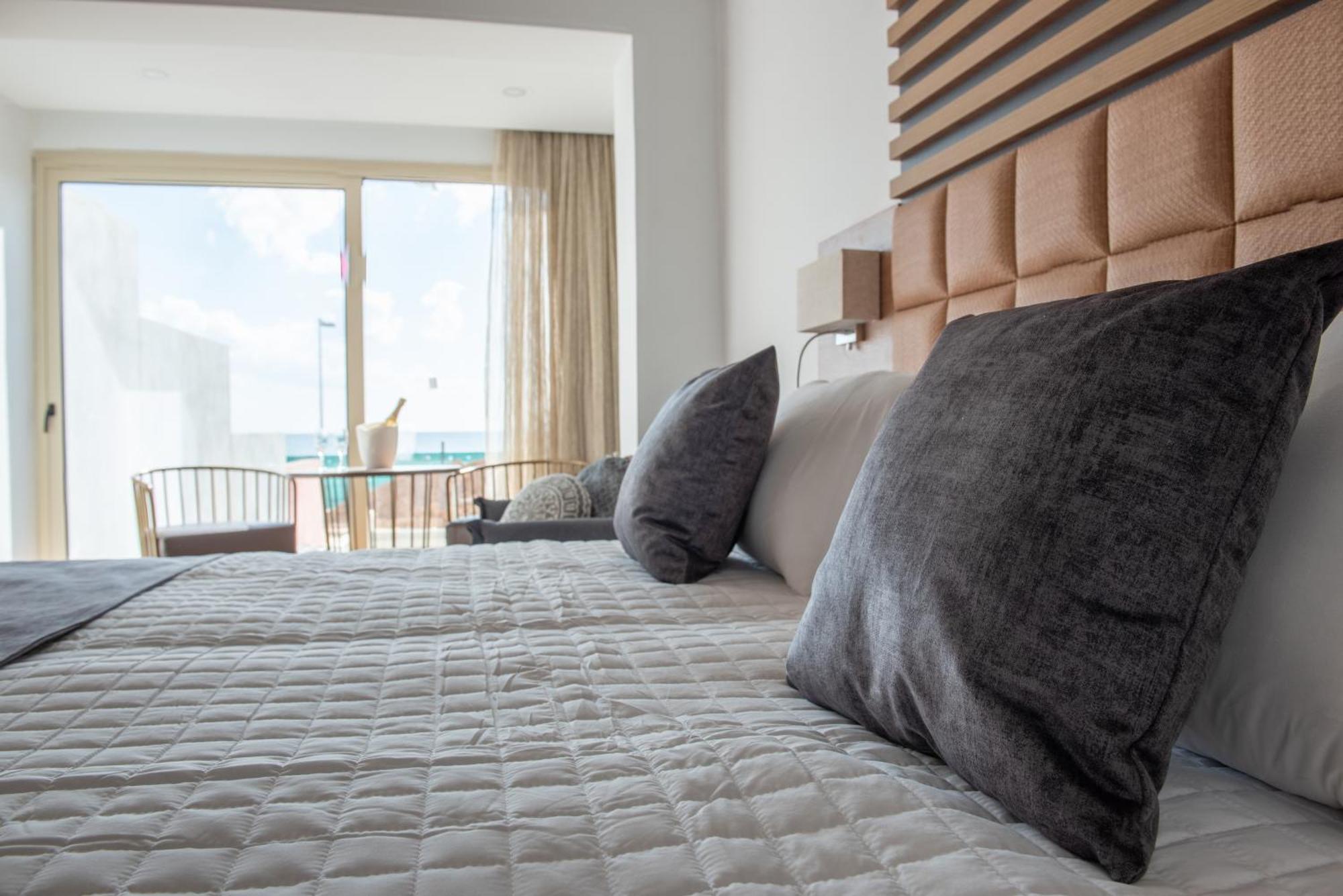 Piere - Anne Beach Hotel アヤナパ 部屋 写真